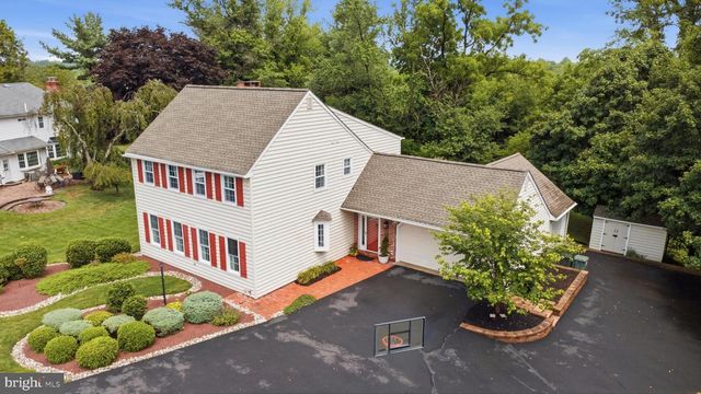 113 HAYHURST CT, Holland, PA 18966