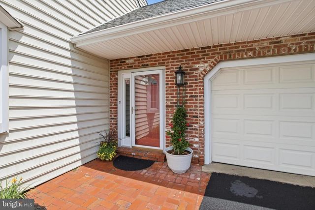 113 HAYHURST CT, Holland, PA 18966