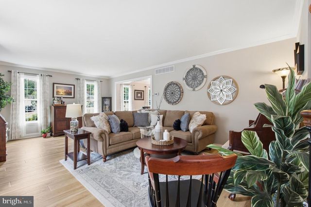 113 HAYHURST CT, Holland, PA 18966