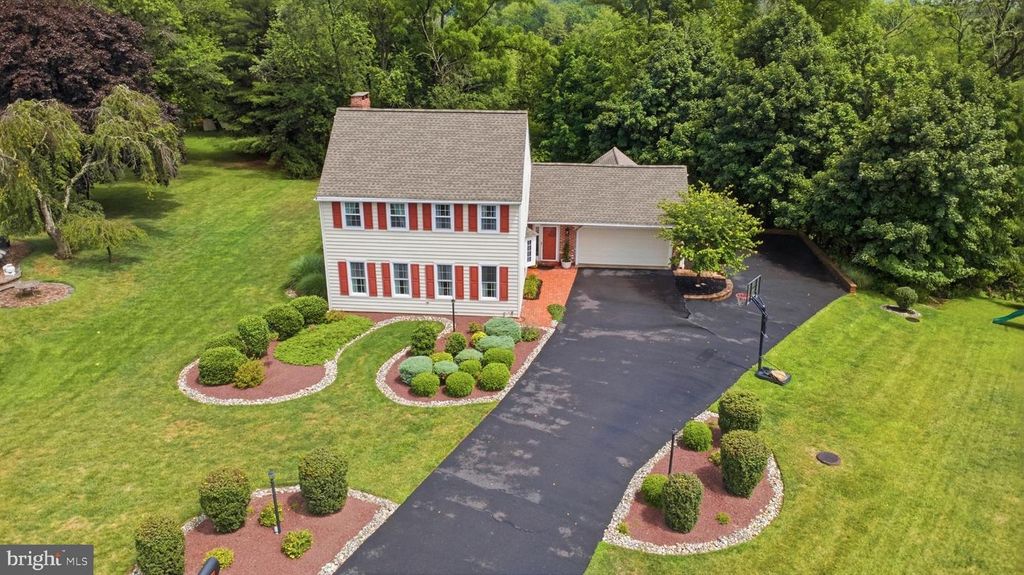 113 HAYHURST CT, Holland, PA 18966