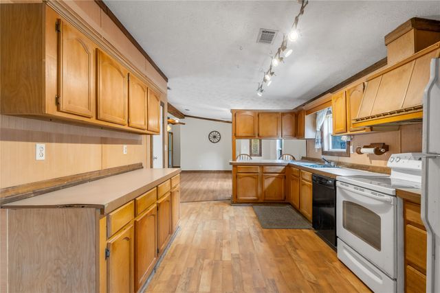 275 County Road 3598, Winnsboro, TX 75494