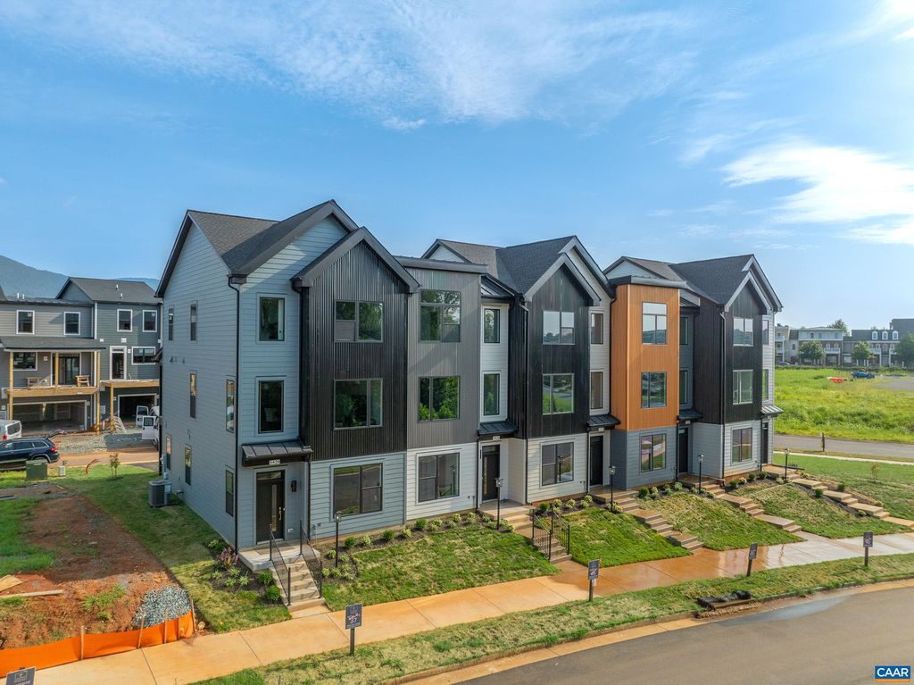 36 GOLF DR, Crozet, VA 22932