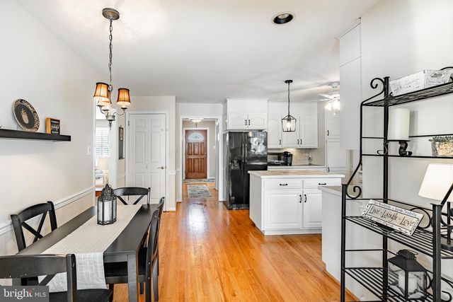 23 NEWTOWN WOODS RD, Newtown Square, PA 19073