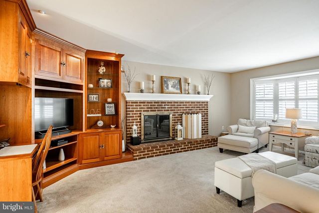 23 NEWTOWN WOODS RD, Newtown Square, PA 19073