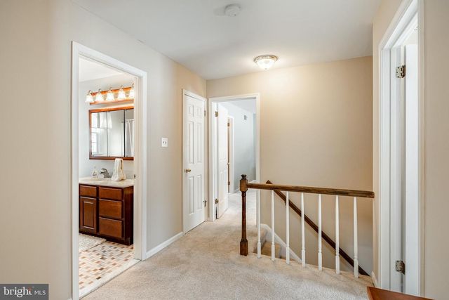 23 NEWTOWN WOODS RD, Newtown Square, PA 19073