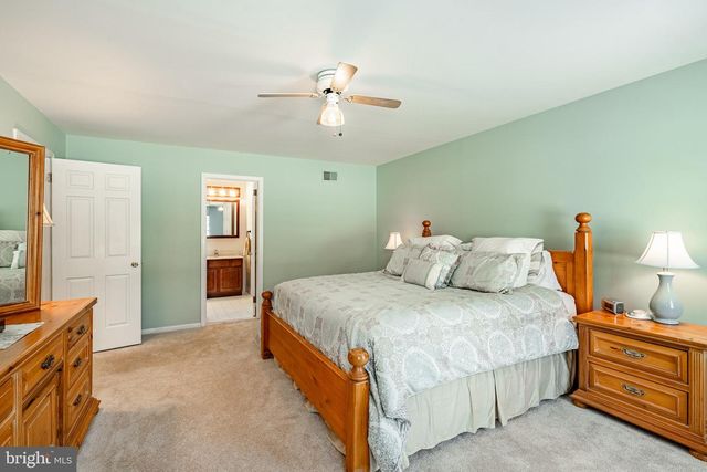 23 NEWTOWN WOODS RD, Newtown Square, PA 19073