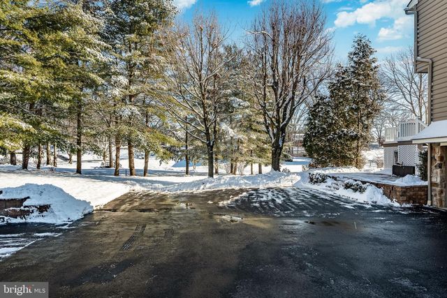 23 NEWTOWN WOODS RD, Newtown Square, PA 19073