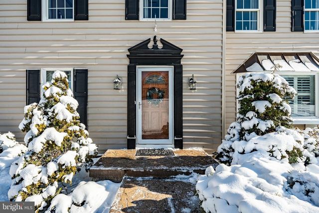 23 NEWTOWN WOODS RD, Newtown Square, PA 19073