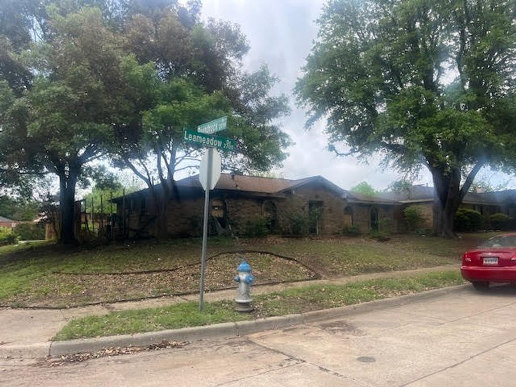 2700 Leameadow Drive, Plano, TX 75075