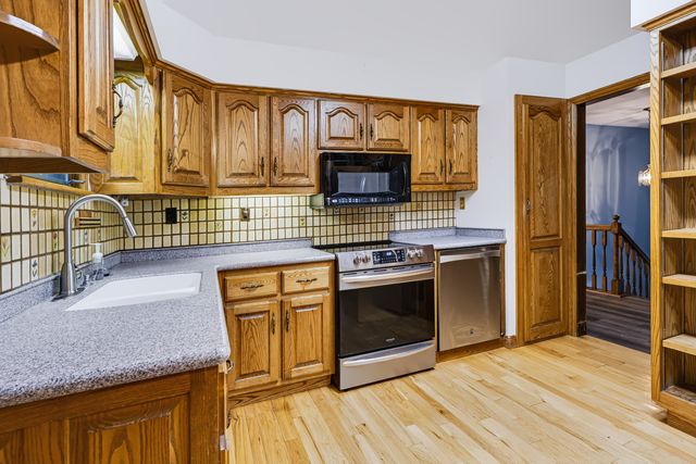 7901 Louella Drive, Roscoe, IL 61073