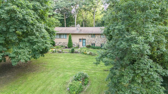 7901 Louella Drive, Roscoe, IL 61073