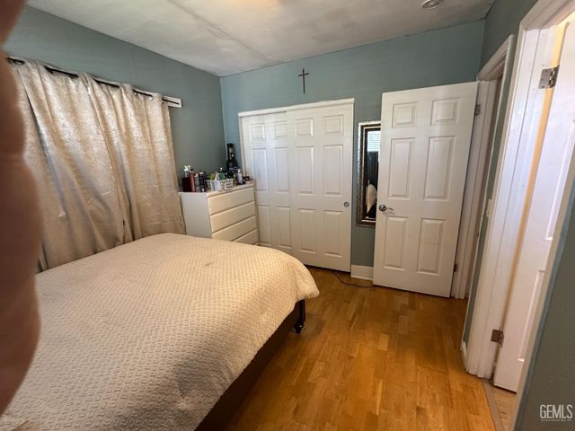 245 L Street, Bakersfield, CA 93304