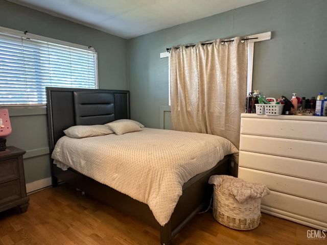 245 L Street, Bakersfield, CA 93304