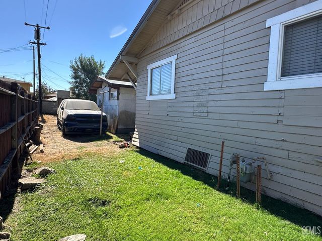 245 L Street, Bakersfield, CA 93304