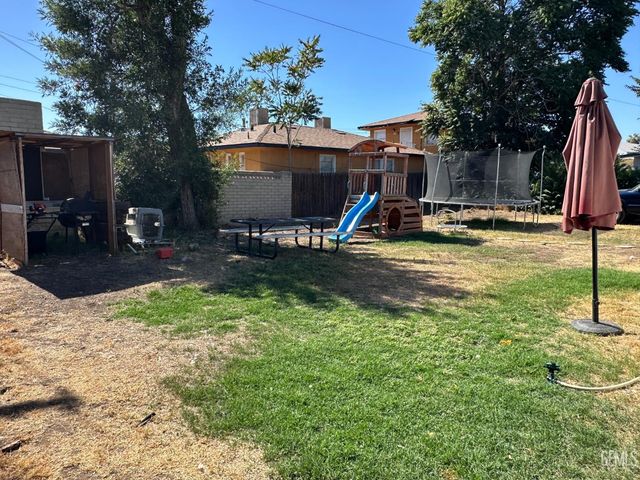 245 L Street, Bakersfield, CA 93304