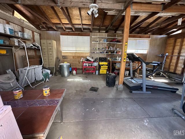 245 L Street, Bakersfield, CA 93304