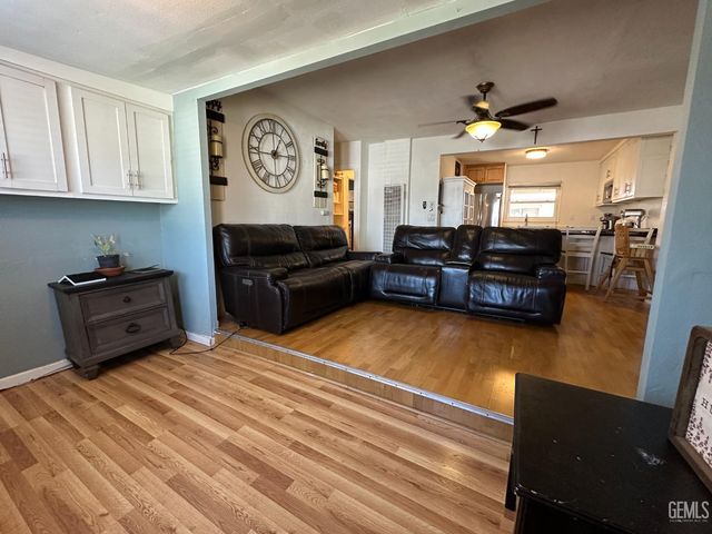 245 L Street, Bakersfield, CA 93304
