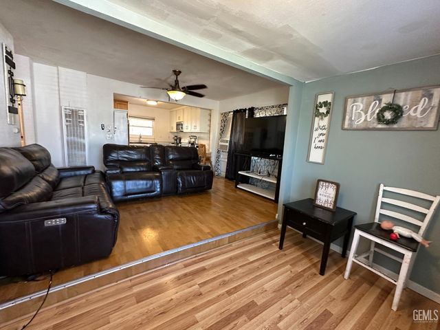 245 L Street, Bakersfield, CA 93304