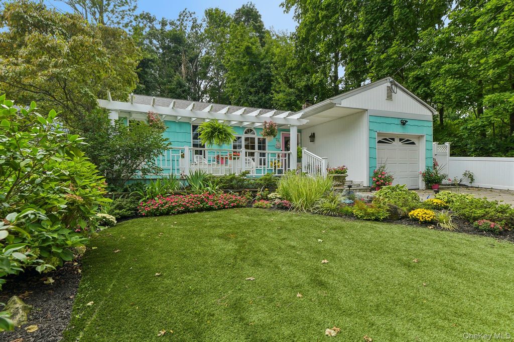 28 Forest Drive, East Northport, NY 11731 — exterior