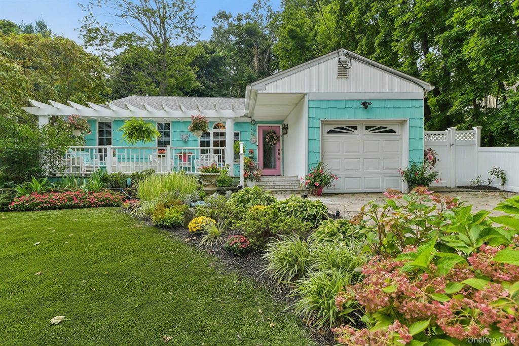 28 Forest Drive, East Northport, NY 11731 — photo 2