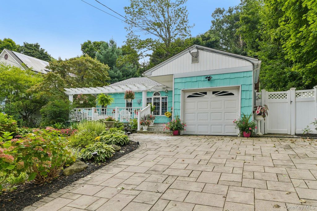 28 Forest Drive, East Northport, NY 11731 — photo 3