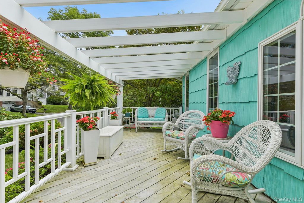 28 Forest Drive, East Northport, NY 11731 — photo 4