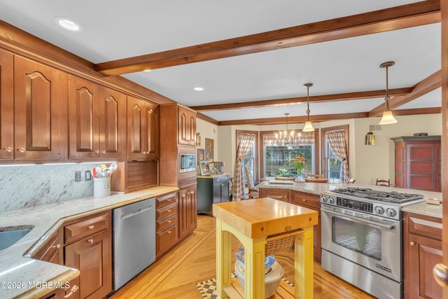 204 Edgemere Drive, Toms River, NJ 08755