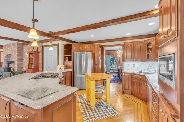 204 Edgemere Drive, Toms River, NJ 08755