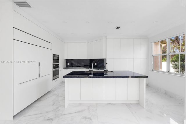 11321 NW 79th Ln, Doral, FL 33178