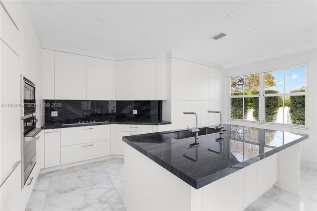 11321 NW 79th Ln, Doral, FL 33178