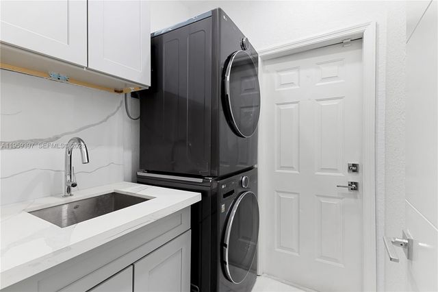 11321 NW 79th Ln, Doral, FL 33178