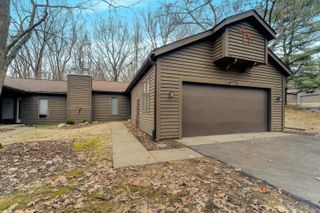 2429 Highpointe Drive, Kalamazoo, MI 49008
