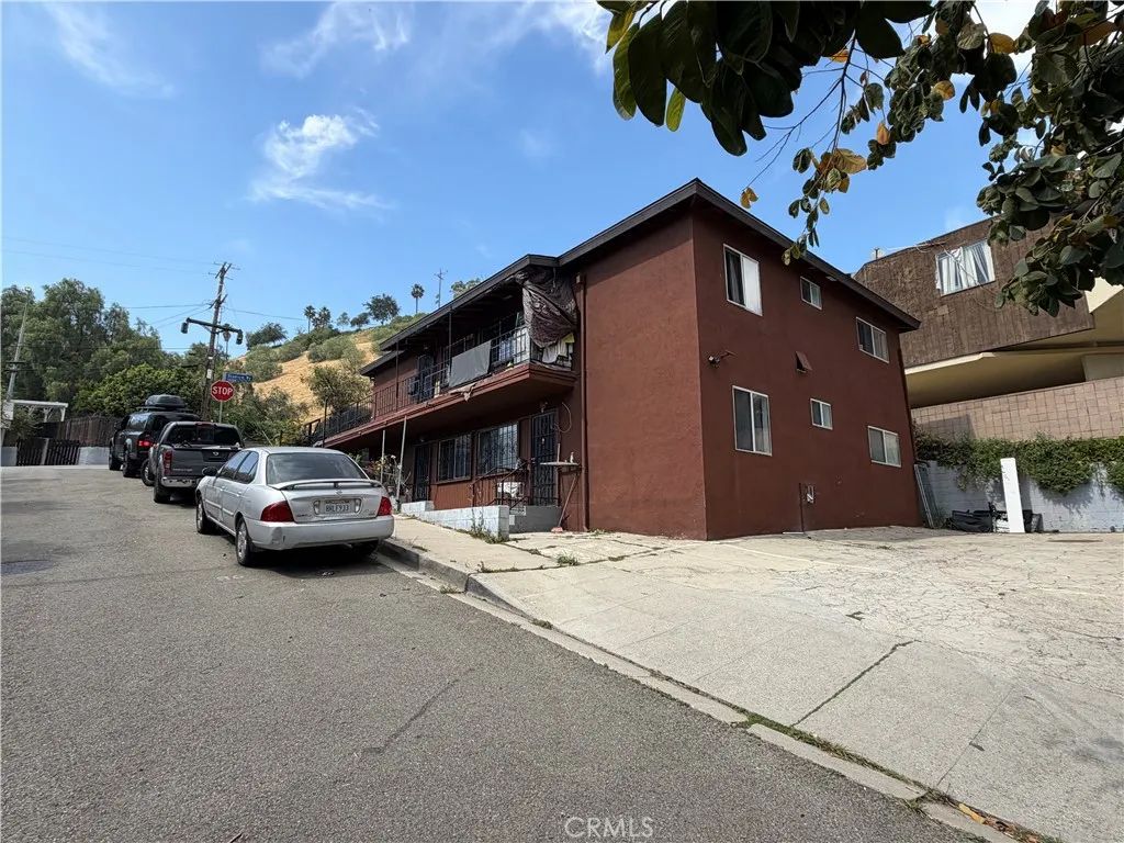 1495 stadium way, Los Angeles, CA 90012