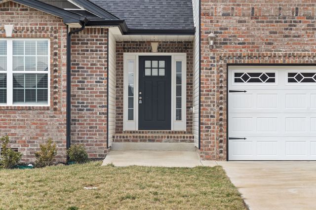 3062 Fort Sumter Dr, Clarksville, TN 37042