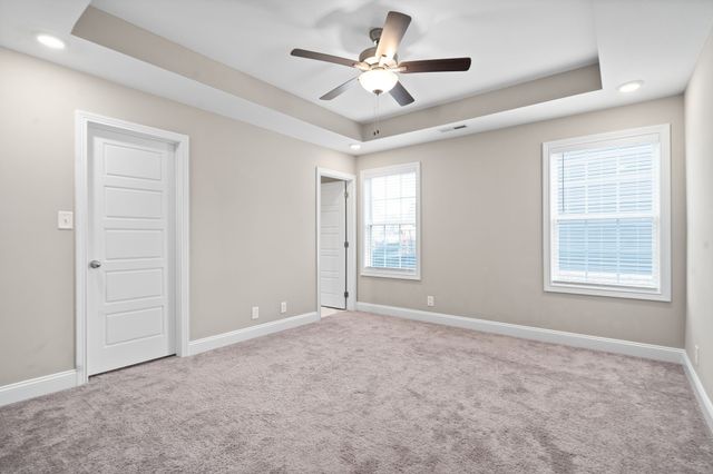 3062 Fort Sumter Dr, Clarksville, TN 37042