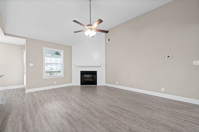 3062 Fort Sumter Dr, Clarksville, TN 37042