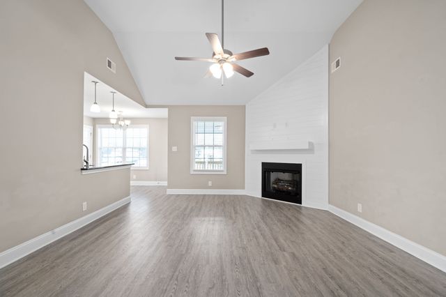 3062 Fort Sumter Dr, Clarksville, TN 37042
