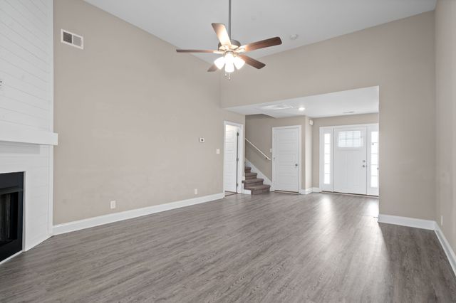 3062 Fort Sumter Dr, Clarksville, TN 37042
