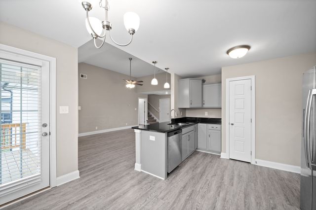 3062 Fort Sumter Dr, Clarksville, TN 37042