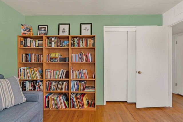 294 W San Bruno Avenue, Fresno, CA 93704