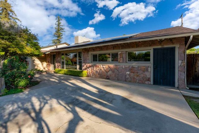 294 W San Bruno Avenue, Fresno, CA 93704