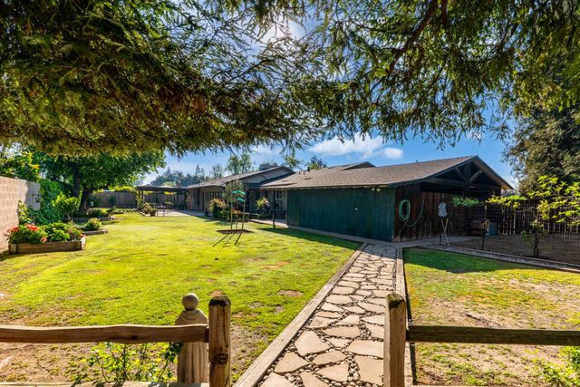 294 W San Bruno Avenue, Fresno, CA 93704