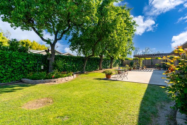 294 W San Bruno Avenue, Fresno, CA 93704