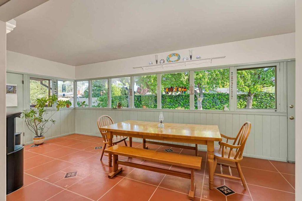 Image 10 of property listing at 294 W San Bruno Avenue, Fresno, CA 93704