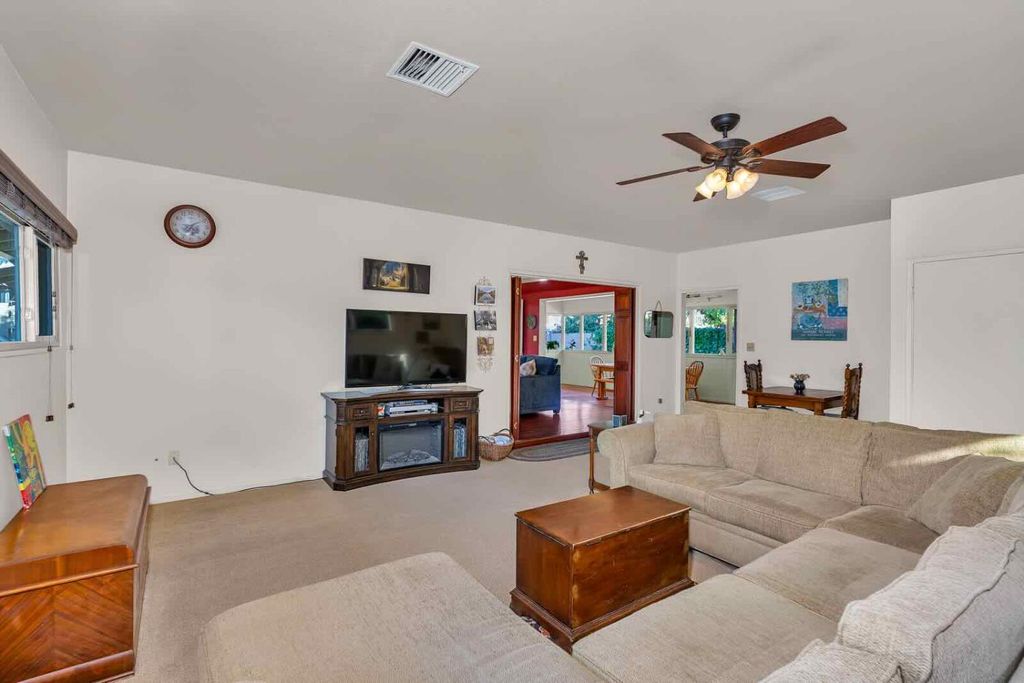 Image 15 of property listing at 294 W San Bruno Avenue, Fresno, CA 93704