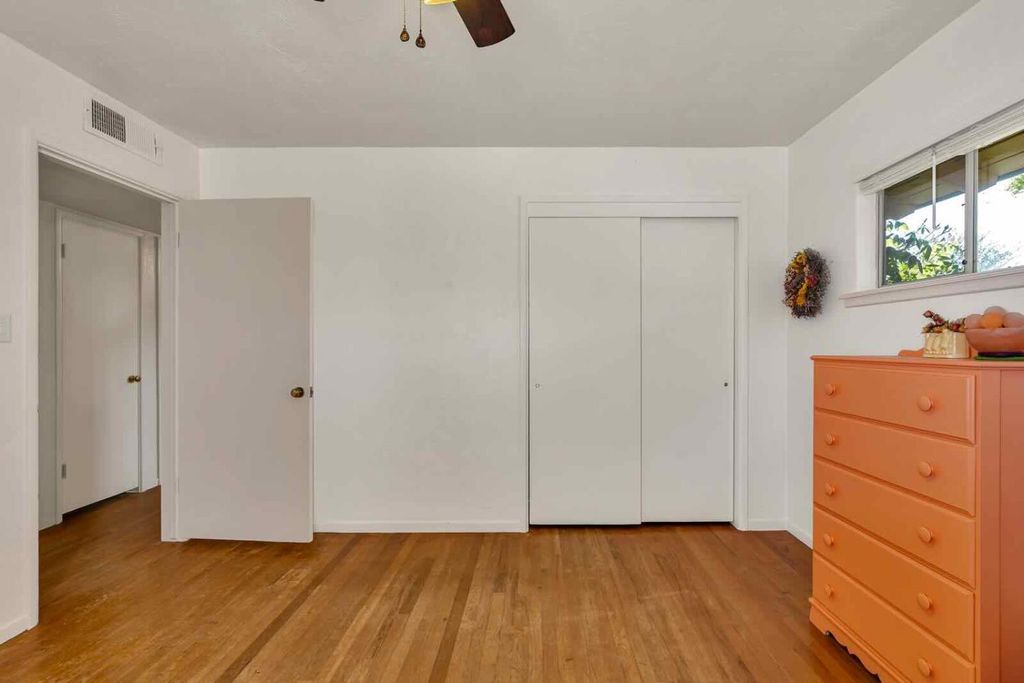 Image 31 of property listing at 294 W San Bruno Avenue, Fresno, CA 93704