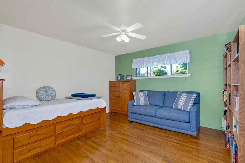 Image 32 of property listing at 294 W San Bruno Avenue, Fresno, CA 93704