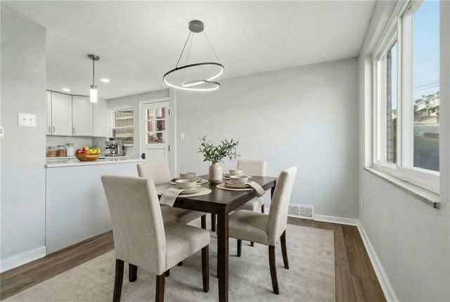 378 Fernhill Ave, Brookline, PA 15226