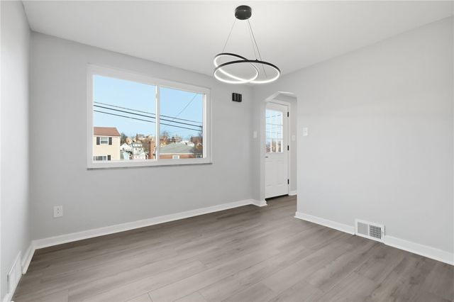 378 Fernhill Ave, Brookline, PA 15226