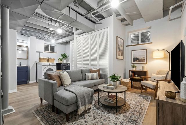 378 Fernhill Ave, Brookline, PA 15226